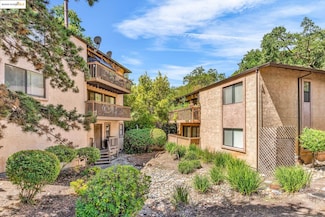 301 Country View Ln, Pleasant Hill, CA 94523