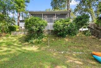 71 Lake Rd, Jewett City, CT 06351