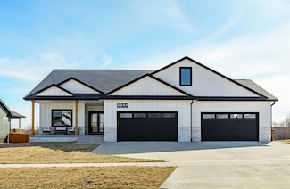 2004 Bluebell Dr, Norwalk, IA 50211