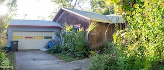 212 Strawberry Ln, Daytona Beach, FL 32117