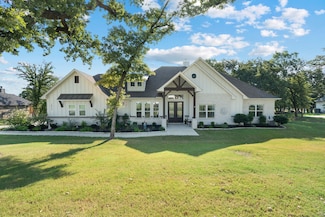 3016 Fossil Oaks Dr, Azle, TX 76020