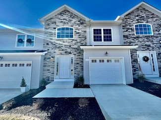 62 Grandview Dr, Pittston, PA 18640