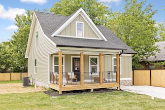 817 Indian Ave, Rossville, GA 30741