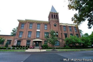 214 W Chestnut St Unit 203, Kingston, NY 12401