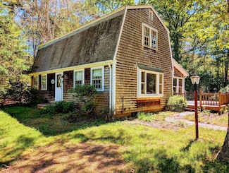 120 Walnut St, Marstons Mills, MA 02648