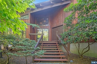 7 Lancaster Ct, Ramsey, NJ 07446
