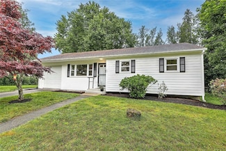 153 Fatima Dr, Warren, RI 02885