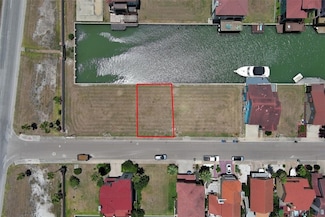 709 Imperial Harbor Dr, Corpus Christi, TX 78402
