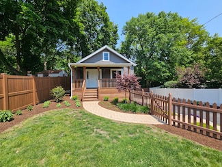 520 State Ave, Saint Charles, IL 60174