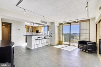 7420 Westlake Terrace Unit 1211, Bethesda, MD 20817