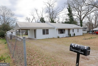 30 Dogwood Ln, Woodbury, GA 30293