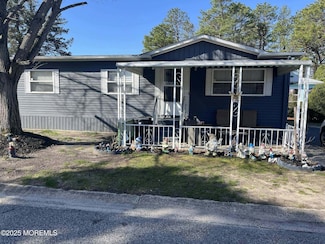 11 Pigeon Ct, Whiting, NJ 08759