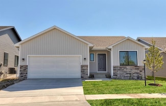 6411 NE 11th Ct, Des Moines, IA 50313