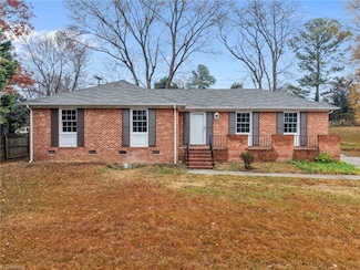 2403 Four Seasons Blvd, Greensboro, NC 27407