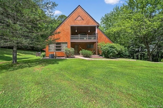 41 Hickory Hill Rd, Newburgh, NY 12550