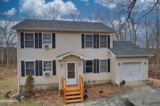 125 Pear Ln, Milford, PA 18337