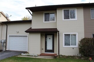 7321 E Hillcrest Ln, Slatington, PA 18080