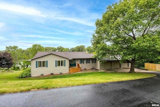 1244 Island View Dr, Sherrard, IL 61281