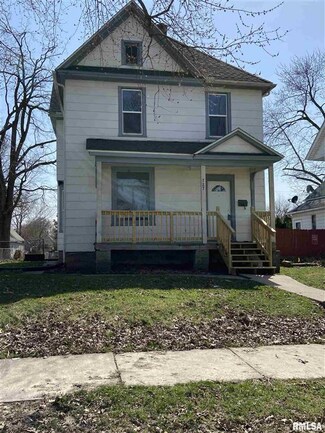 727 W 17th St, Davenport, IA 52804