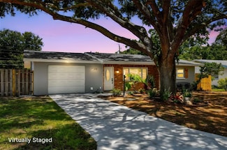 528 Manor Dr, Dunedin, FL 34698