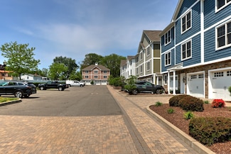 341 Meadowside Rd Unit B, Milford, CT 06460