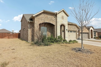 705 Crabapple Dr, Red Oak, TX 75154