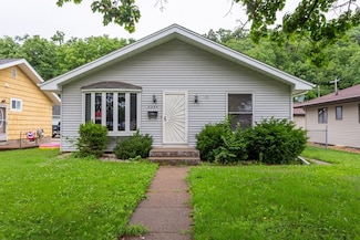 2355 Rhomberg Ave, Dubuque, IA 52001