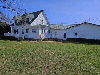 9297 W 1300 S, Goodland, IN 47948