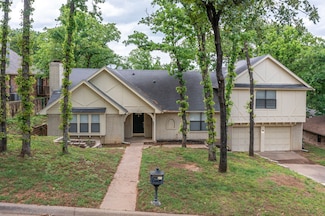 2822 Ridgewood Dr, Grapevine, TX 76051