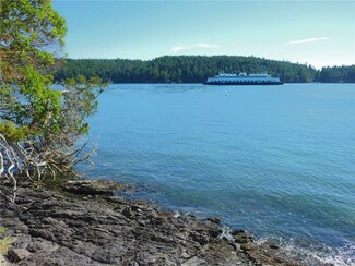 11 Circle Rd, Eastsound, WA 98245