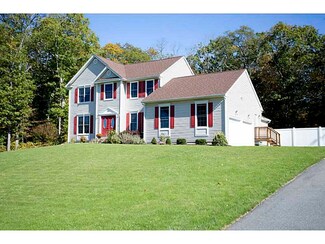 324 Cottrell Rd, Tiverton, RI 02878