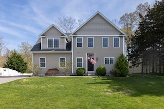 14 Cutter Dr, Mystic, CT 06355