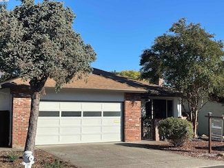 224 Orangewood Dr, Healdsburg, CA 95448