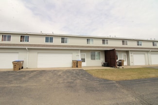 2733 N Broadway, Minot, ND 58703