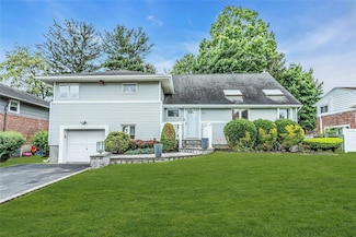 97 Westbury Ave, Plainview, NY 11803