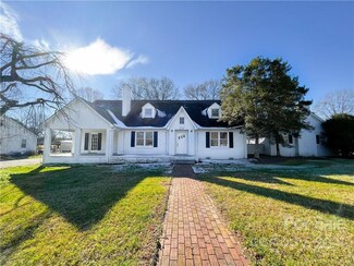 213 W Elm St, Wingate, NC 28174
