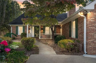 800 Buffington Ct, Winston Salem, NC 27104