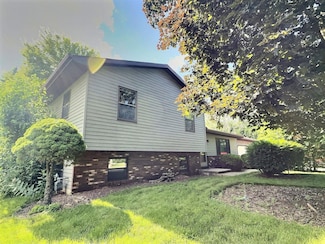 501 N Oakwood Rd, Oshkosh, WI 54904