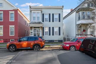 29 1st St, Waterford, NY 12188