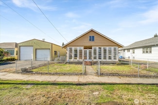 913 S 3rd Ave, Kelso, WA 98626