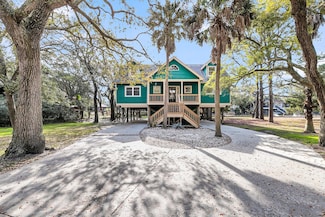 1009 Seacrest Ln, Folly Beach, SC 29439
