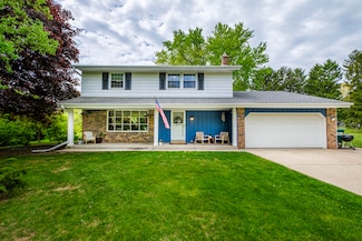 12105 W Shawnee Pass, Mequon, WI 53097
