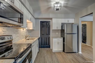 32023 W 14 Mile Rd Unit 108, Farmington Hills, MI 48334