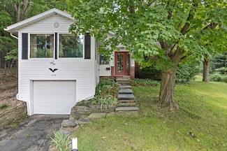 626 Barnes Ave, Endicott, NY 13760