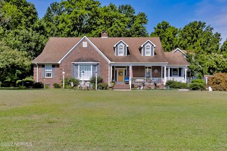 174 Sandlin Rd, Beulaville, NC 28518