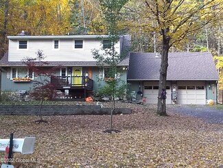51 Lynnes Ln, Catskill, NY 12414