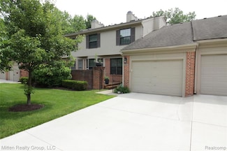 7120 Nottingham Unit 208, West Bloomfield, MI 48322