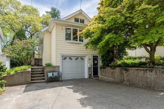 12 Grandview Rd, Arlington, MA 02476