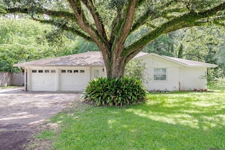 5666 Mapleton Dr, Greenwell Springs, LA 70739