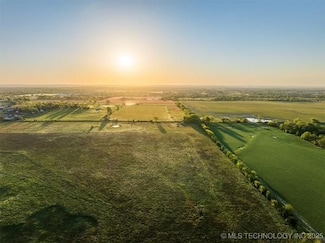 9 S 260 Rd, Wagoner, OK 74467